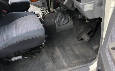 Toyota-landcruiser-diesel-1992-white-6