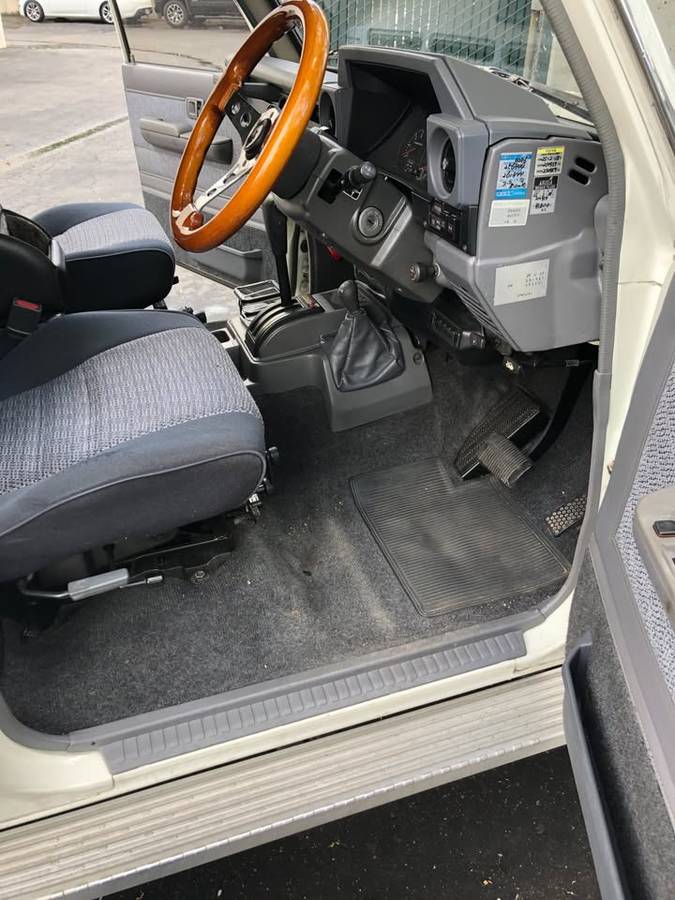 Toyota-landcruiser-diesel-1992-white-6