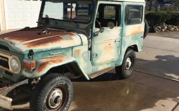 Toyota-landcruiserland-cruiser-1976-green-2