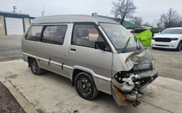 Toyota-masterace-1990-Minivan-2