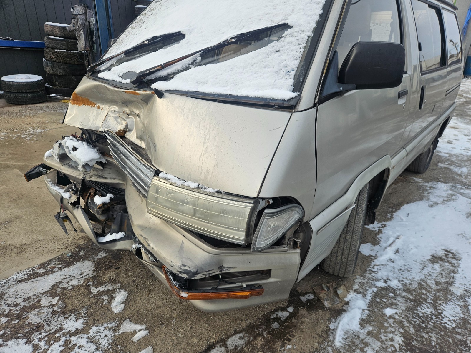 Toyota-masterace-1990-Minivan-25