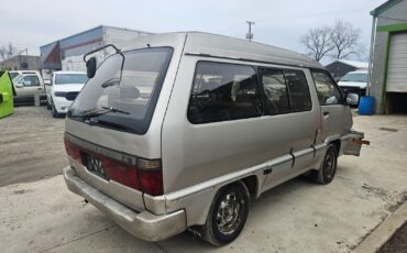 Toyota-masterace-1990-Minivan-3