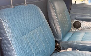 Toyota-pick-up-1982-blue-12