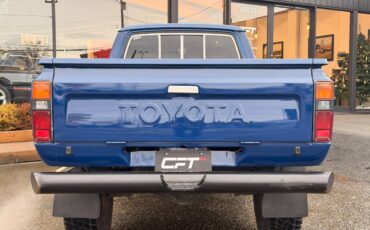 Toyota-pick-up-1982-blue-7
