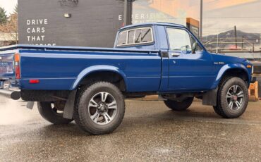 Toyota-pick-up-1982-blue-9