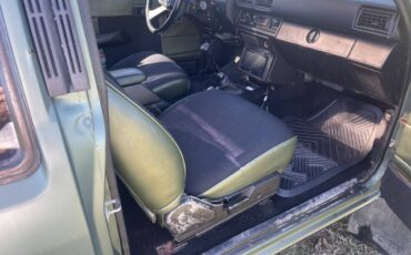 Toyota-pick-up-1986-red-1