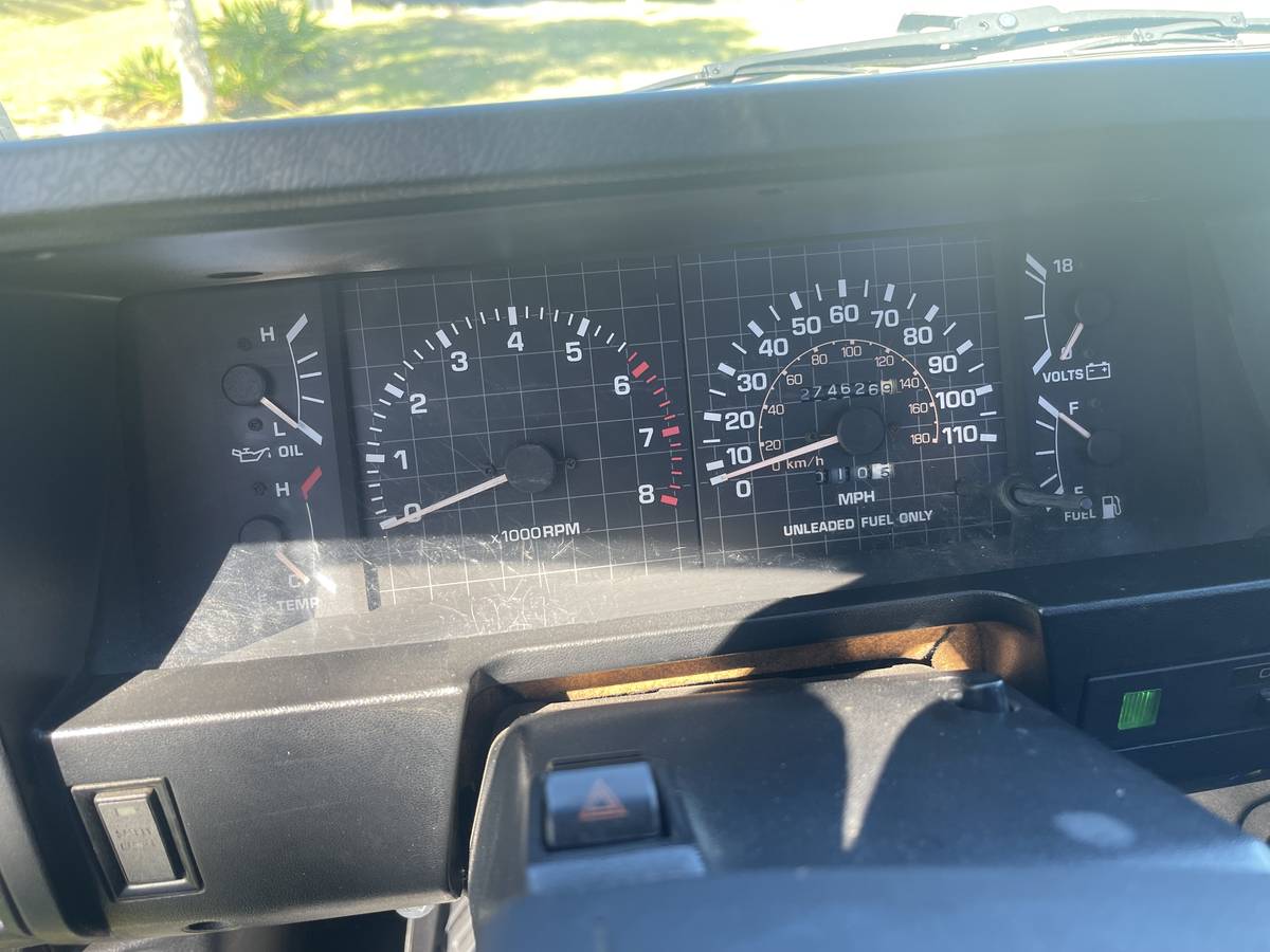 Toyota-pick-up-1986-red-3