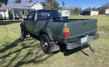 Toyota-pick-up-1986-red-4