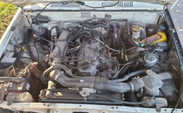 Toyota-pick-up-1988-white-3