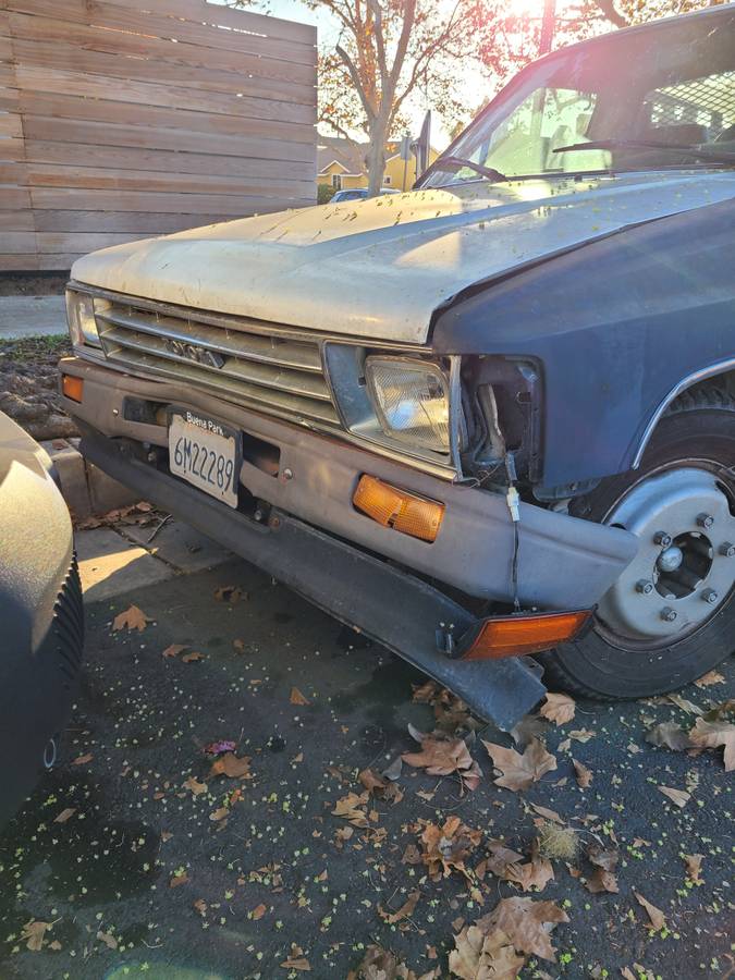 Toyota-pick-up-1988-white-4