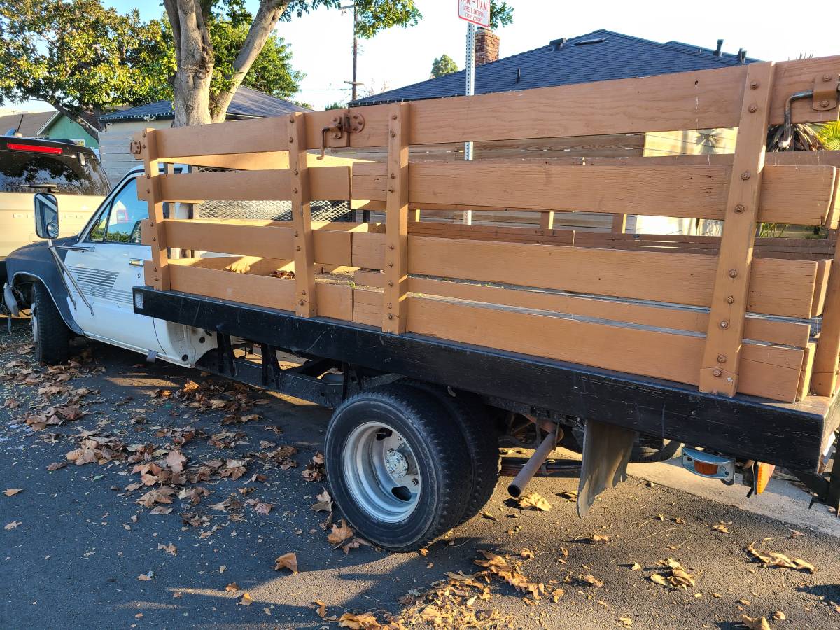 Toyota-pick-up-1988-white-7