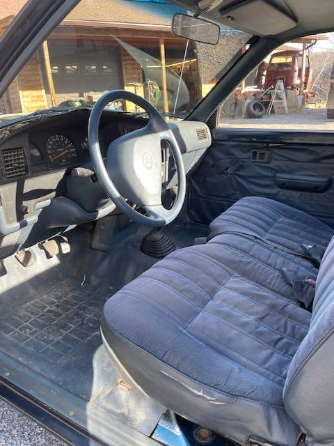 Toyota-pick-up-1993-blue-3