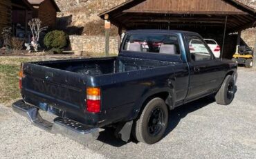 Toyota-pick-up-1993-blue