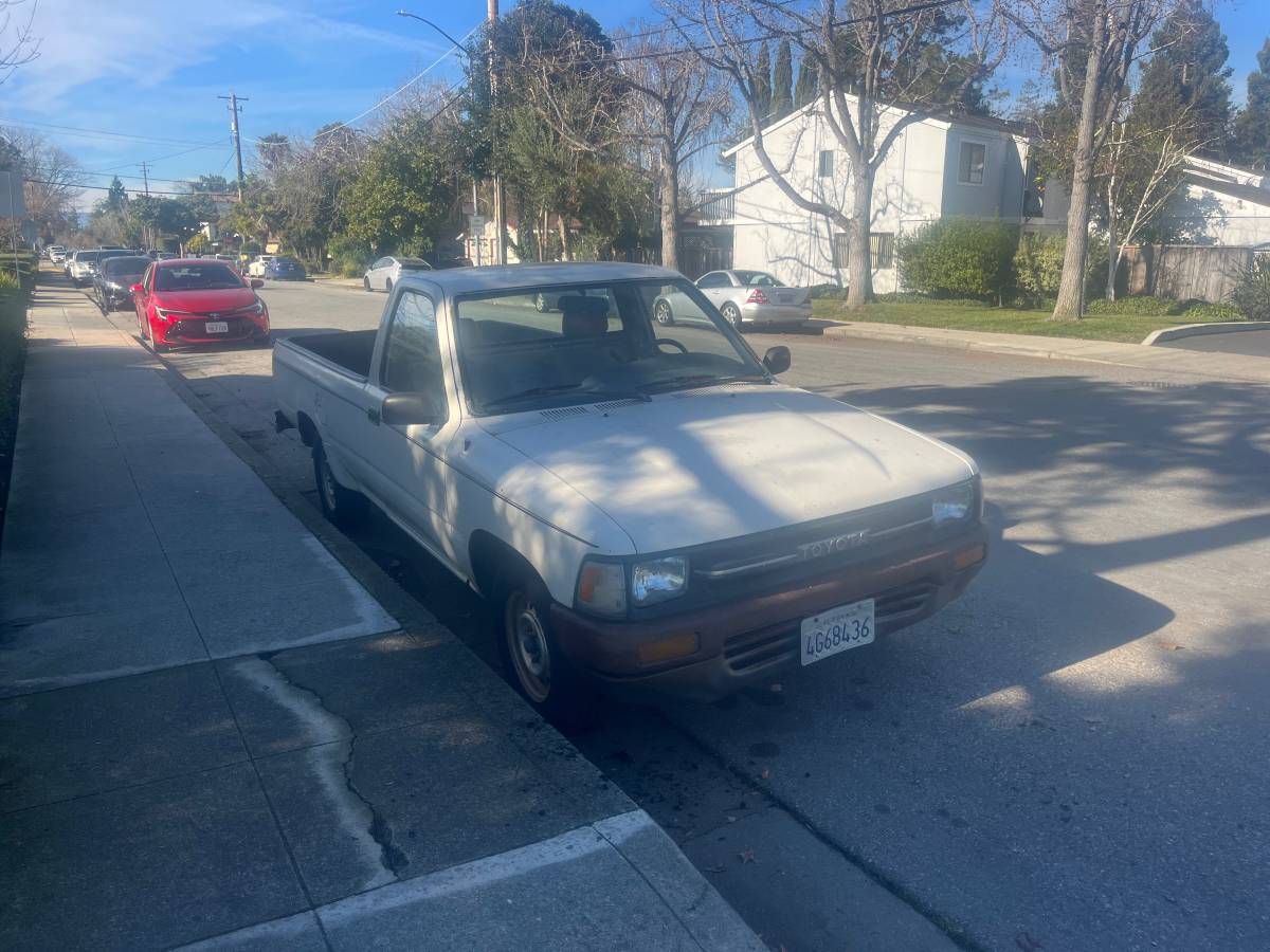 Toyota-pick-up-pk-hilux-1990-white-4