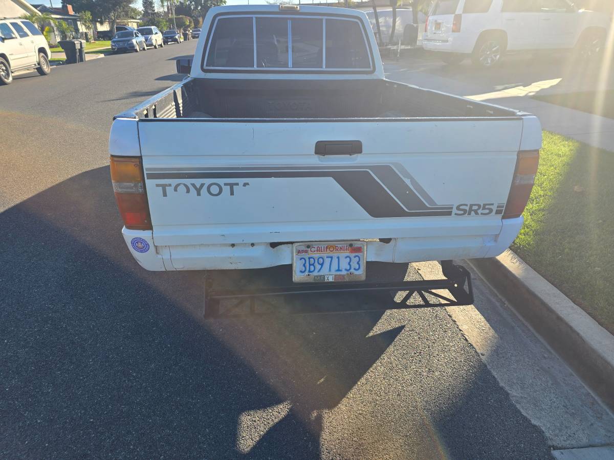 Toyota-pick-up-s-r-5-1984-1