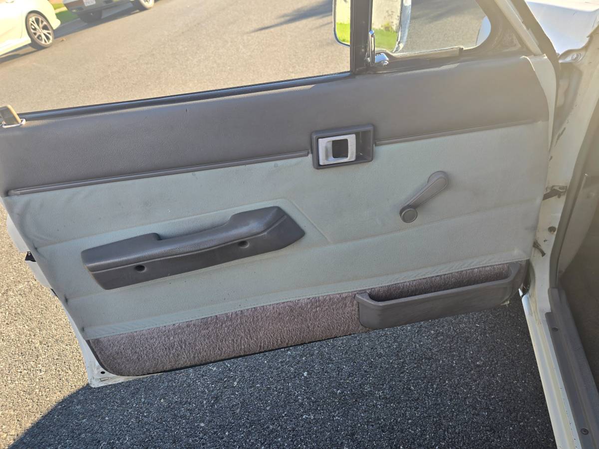 Toyota-pick-up-s-r-5-1984-4