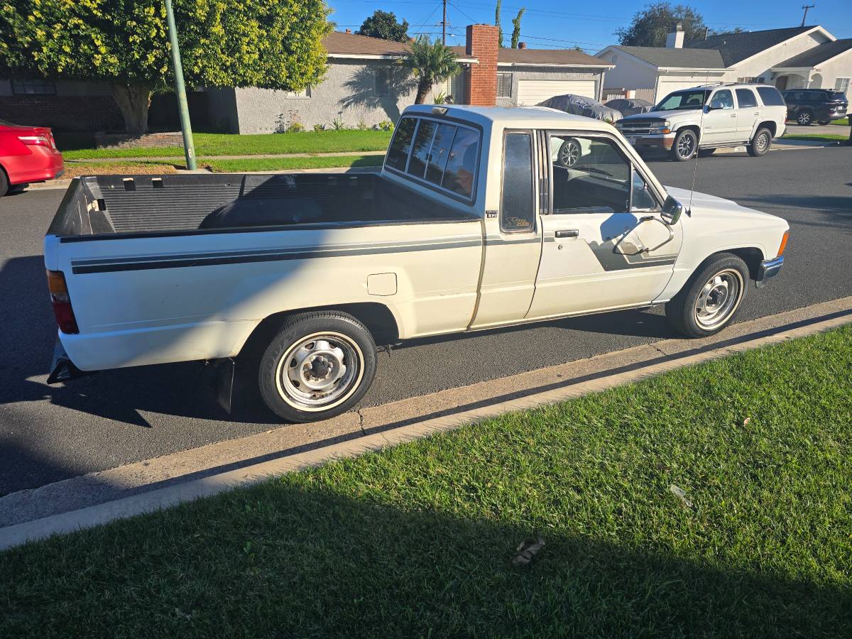 Toyota-pick-up-s-r-5-1984-7