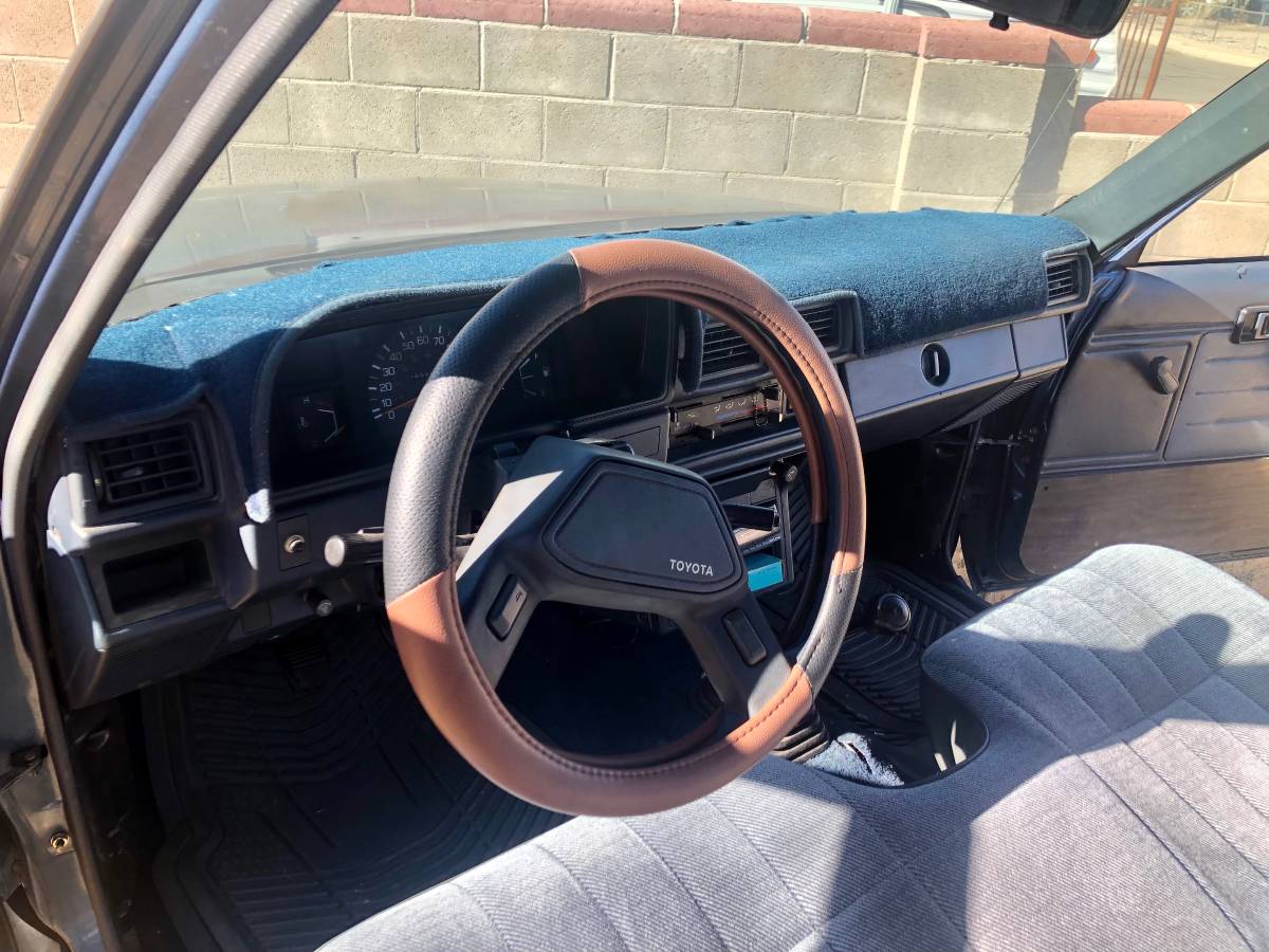 Toyota-pick-up-std-1988-black-18