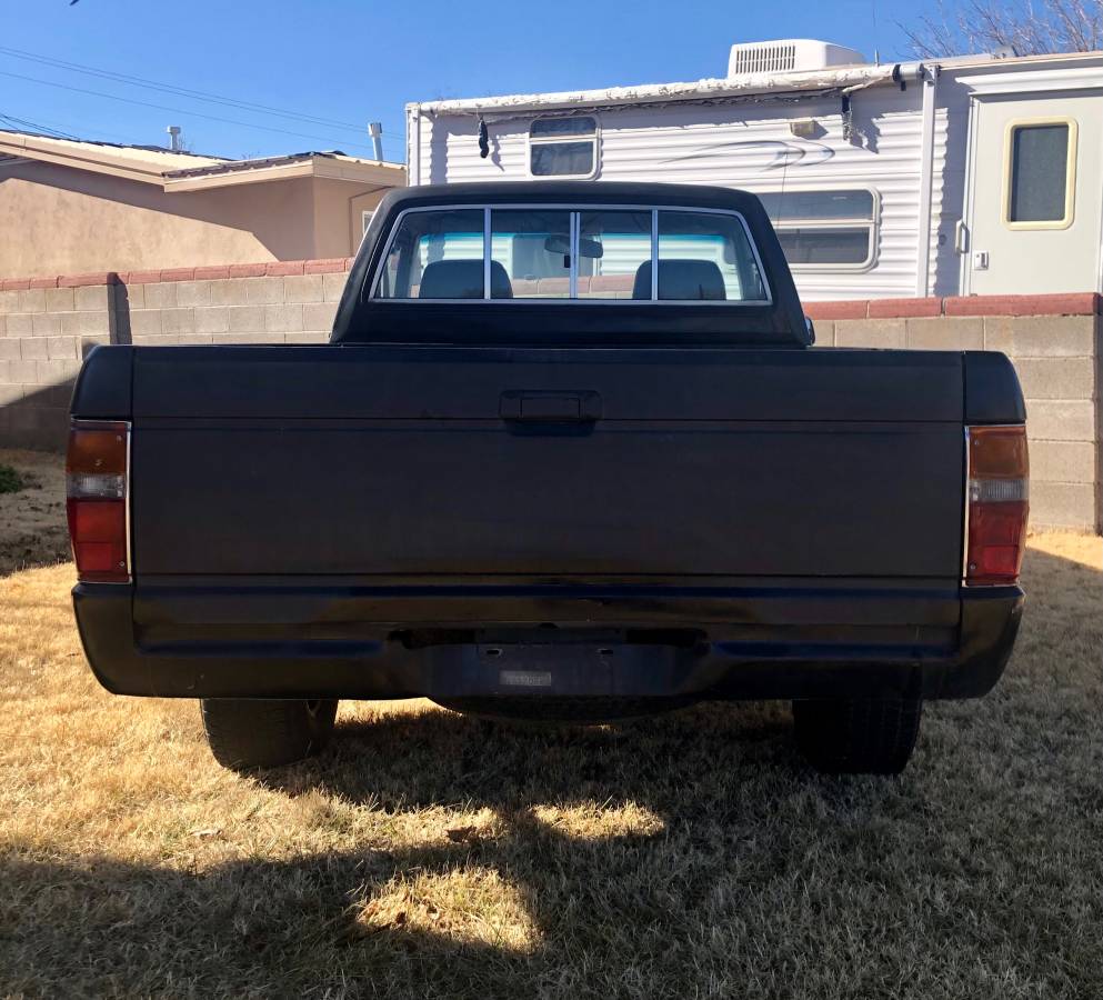 Toyota-pick-up-std-1988-black-8