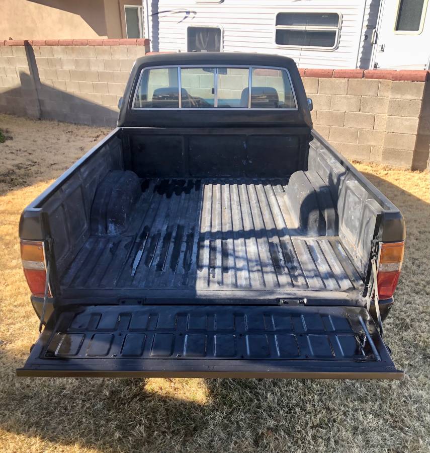 Toyota-pick-up-std-1988-black-9