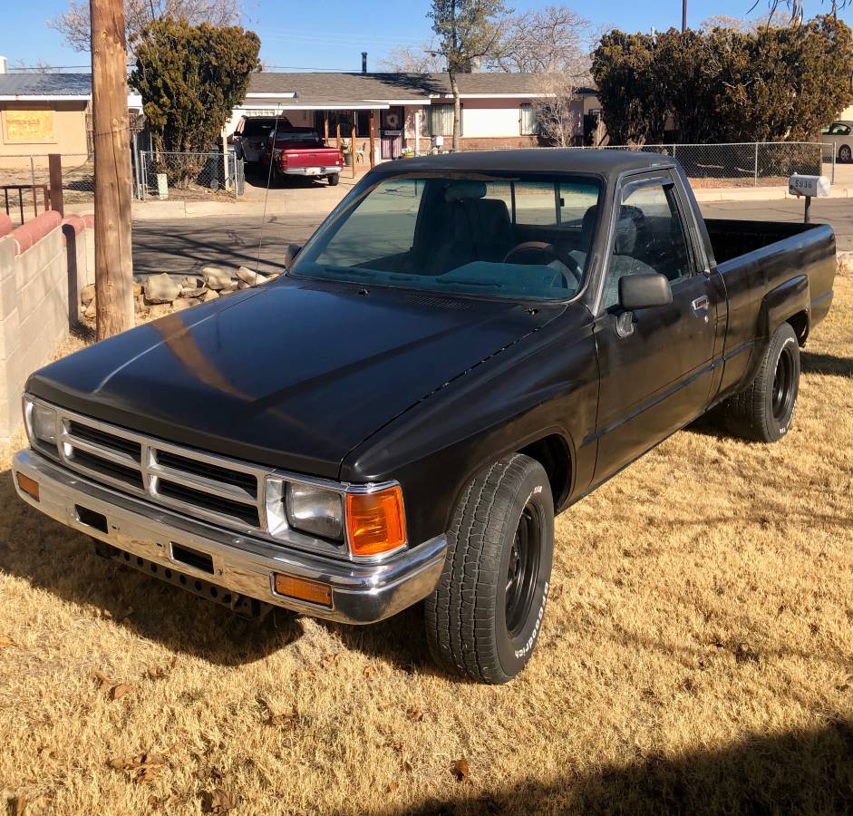 Toyota-pick-up-std-1988-black
