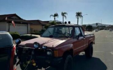 Toyota-pickup-1981-2