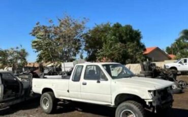 Toyota-pickup-1981-3