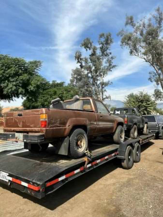 Toyota-pickup-1981-6