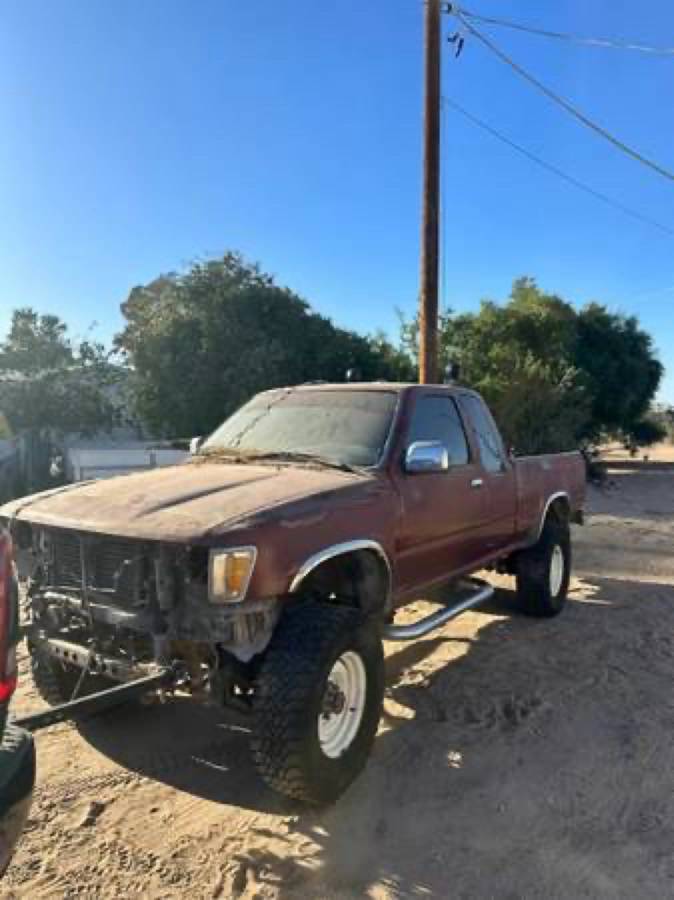 Toyota-pickup-1981-8