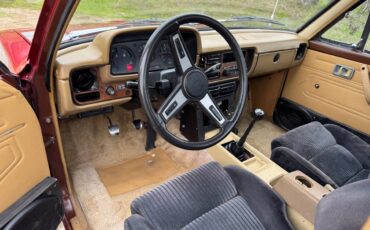 Toyota-pickup-1983-12