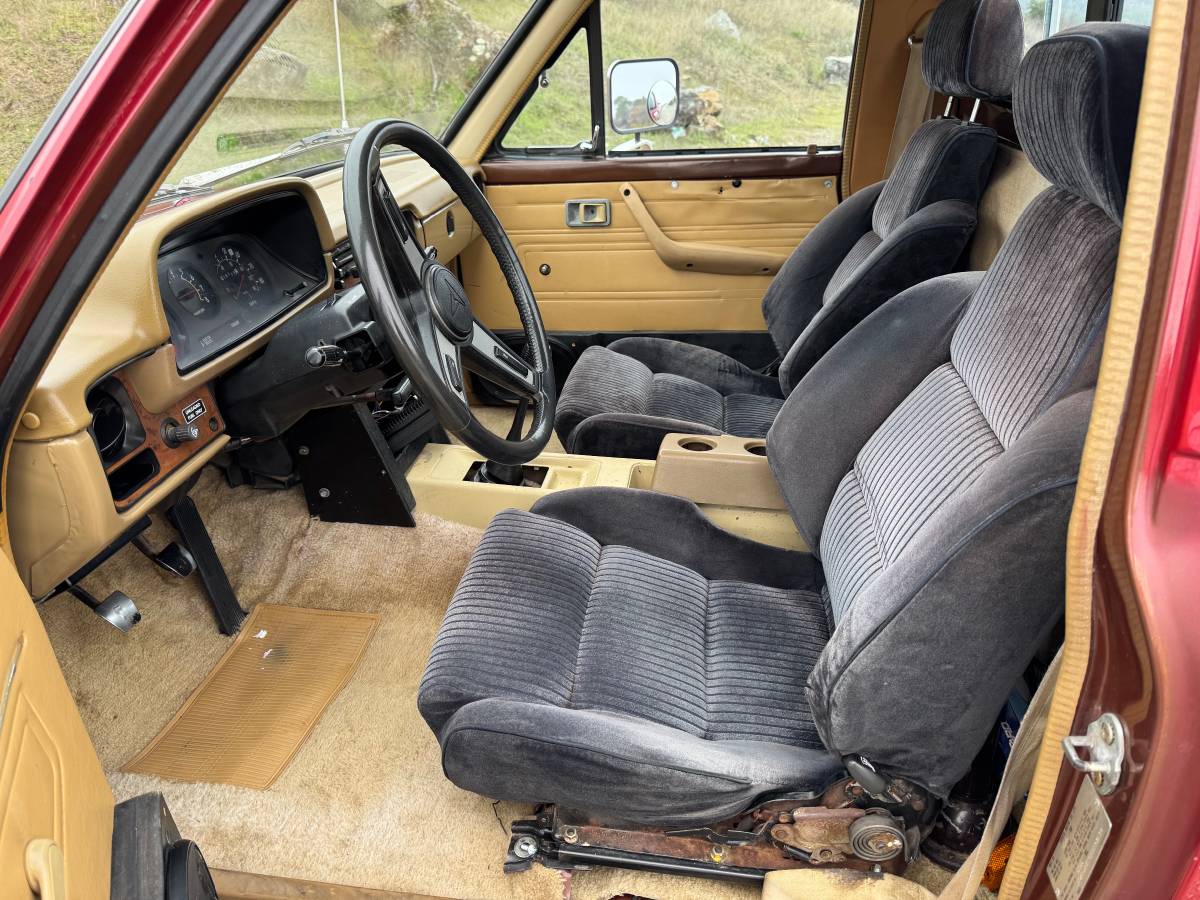 Toyota-pickup-1983-13