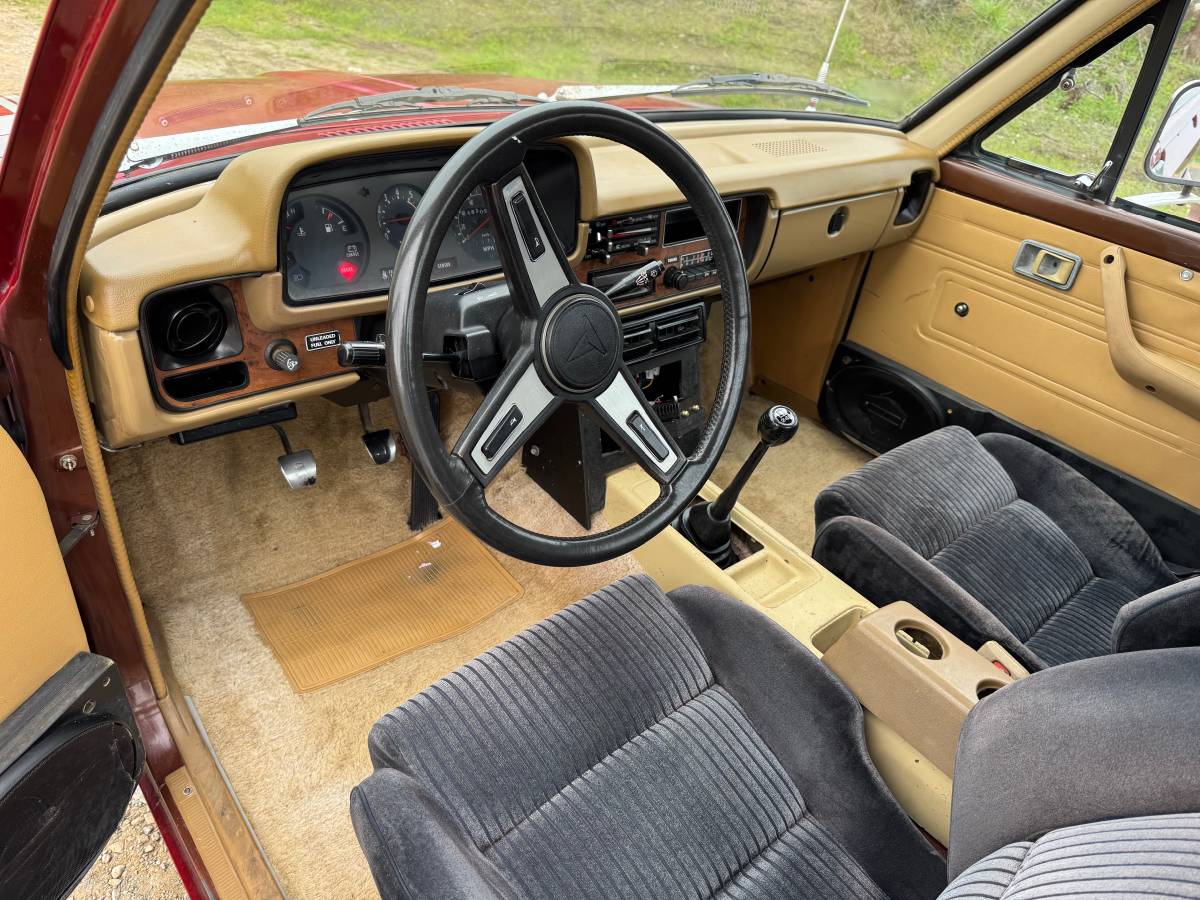 Toyota-pickup-1983-19