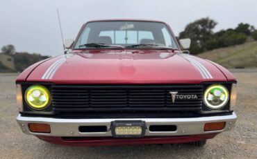 Toyota-pickup-1983-2
