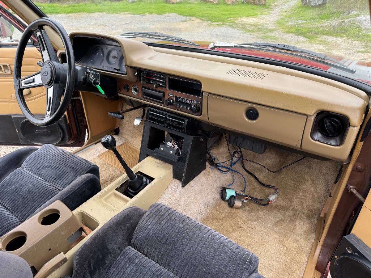 Toyota-pickup-1983-20