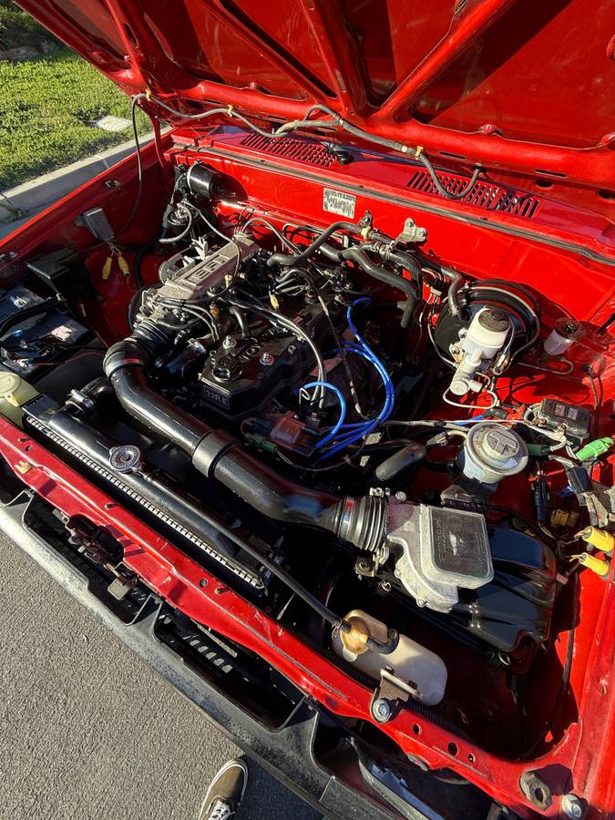 Toyota-pickup-1985-12