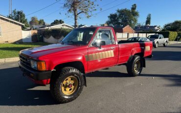 Toyota-pickup-1985-6