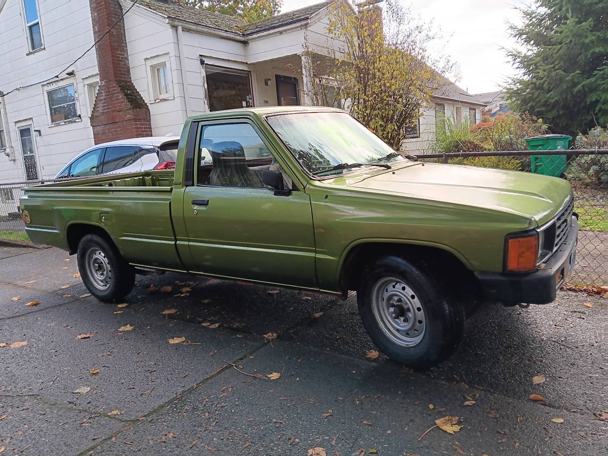 Toyota-pickup-1986-green-2
