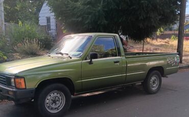 Toyota-pickup-1986-green