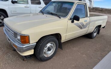 Toyota-pickup-1988-brown-1