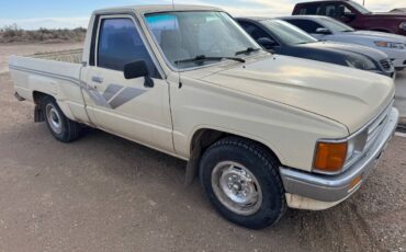 Toyota-pickup-1988-brown