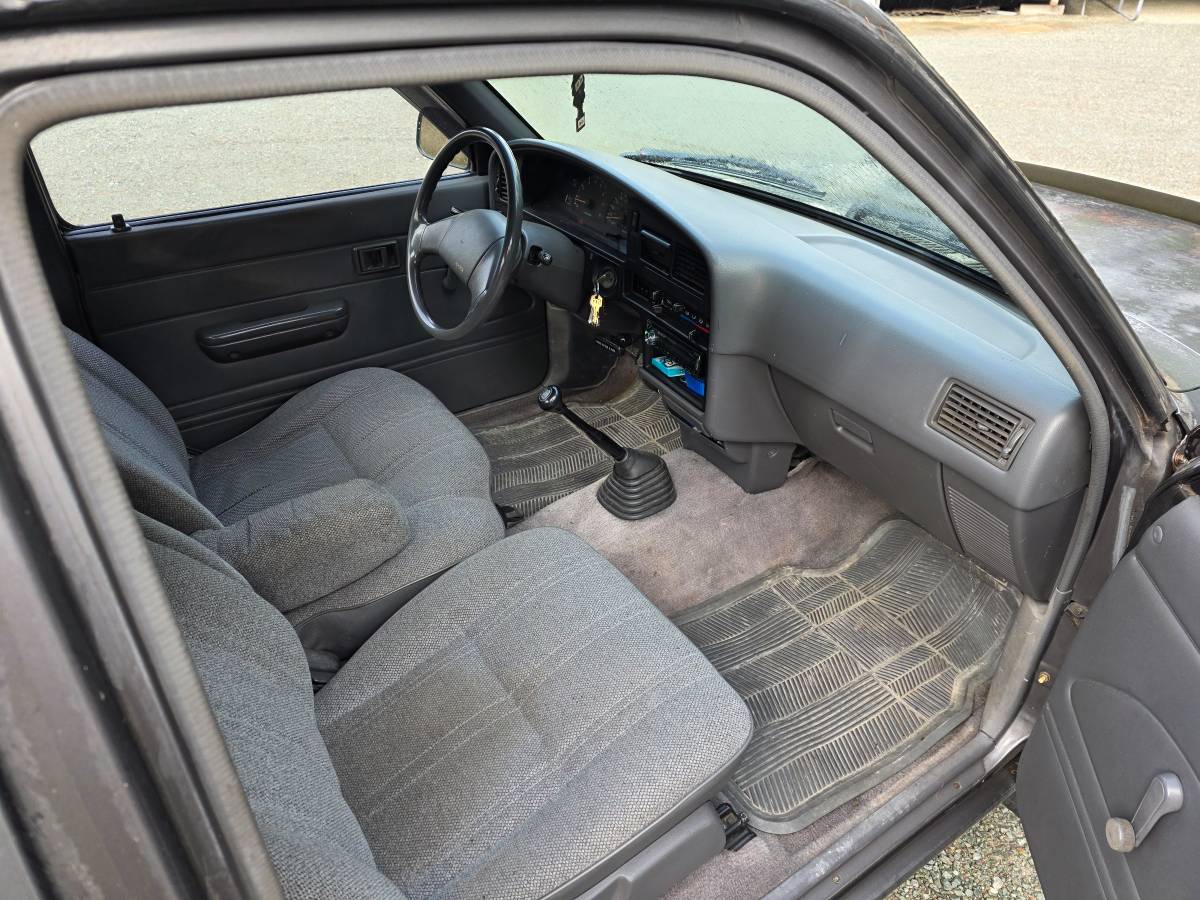 Toyota-pickup-1989-8