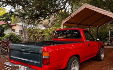 Toyota-pickup-1989-red-3