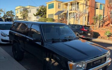 Toyota-pickup-1990-black-1