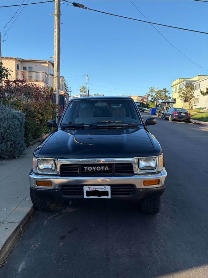 Toyota-pickup-1990-black-2