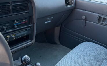 Toyota-pickup-1990-black-4