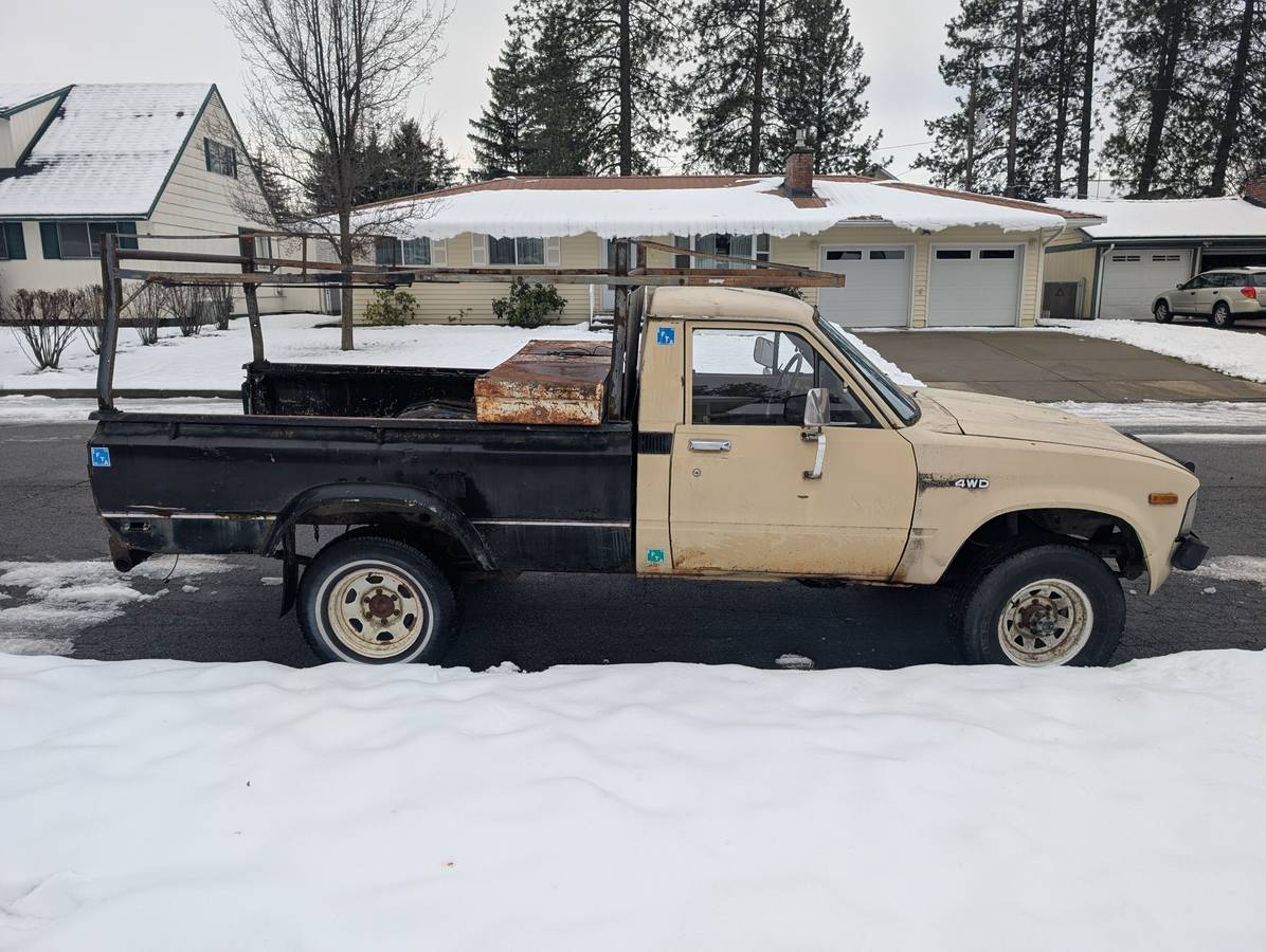 Toyota-pickup-4x4-1980-3