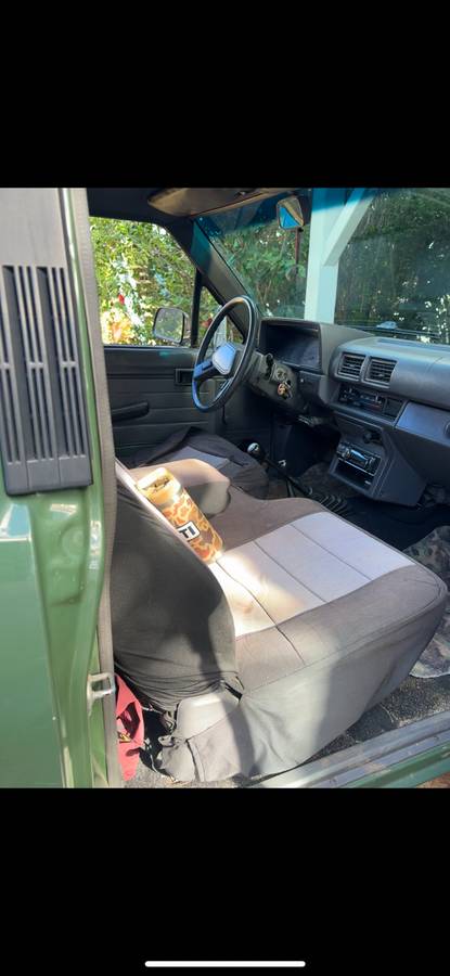 Toyota-pickup-4x4-1987-green-3