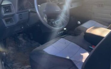 Toyota-pickup-4x4-1987-green-4