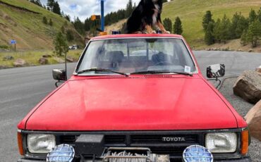 Toyota-pickup-4x4-1987-red-1