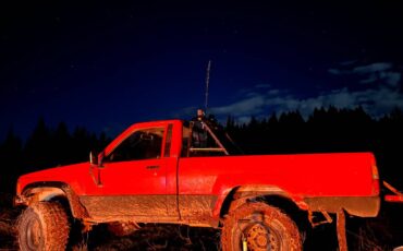Toyota-pickup-4x4-1987-red-4
